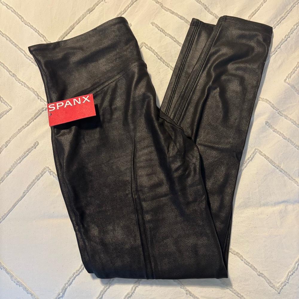 SPANXshape™ Faux Leather
Fleece Lined Leggings
